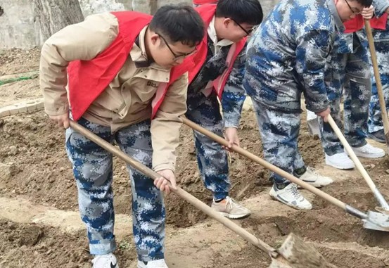 在勞動中成長，在教育中收獲