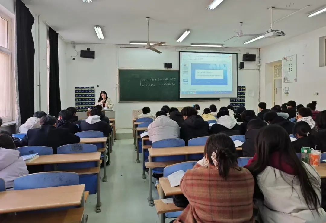 開學(xué)首課筑基石，收心鑄夢(mèng)向未來