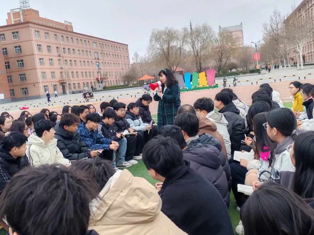 探索職業(yè)航道，校準(zhǔn)人生羅盤