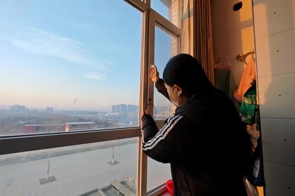 輔導(dǎo)員在行動：全面排查隱患，守護(hù)學(xué)生安全