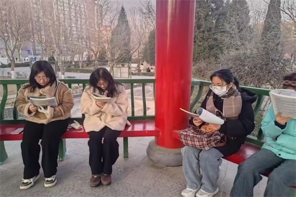 保定理工學(xué)院經(jīng)濟(jì)學(xué)院：晨讀風(fēng)尚起，學(xué)風(fēng)建設(shè)與養(yǎng)成教育并進(jìn)