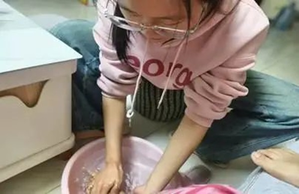 孝老愛親(六)|保定理工學(xué)院|管理學(xué)院|孝老之行踐于微，愛親之情暖人心