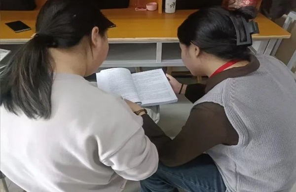 學(xué)風(fēng)建設(shè)|保定理工學(xué)院|管理學(xué)院|學(xué)風(fēng)建設(shè)正當(dāng)時(shí)，小組學(xué)習(xí)展新姿