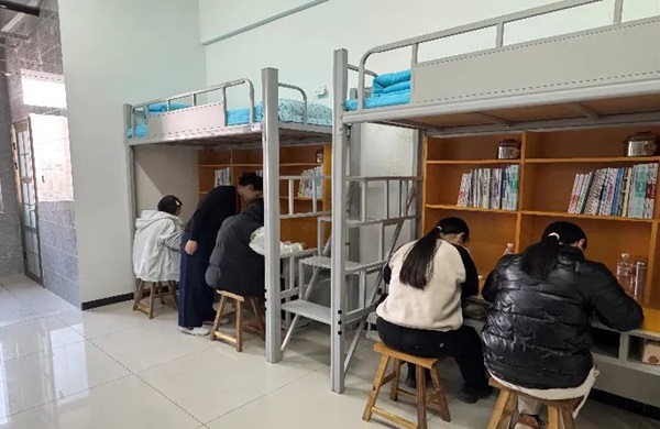 學(xué)風(fēng)建設(shè)|保定理工學(xué)院|管理學(xué)院|學(xué)風(fēng)建設(shè)正當(dāng)時(shí)，小組學(xué)習(xí)展新姿