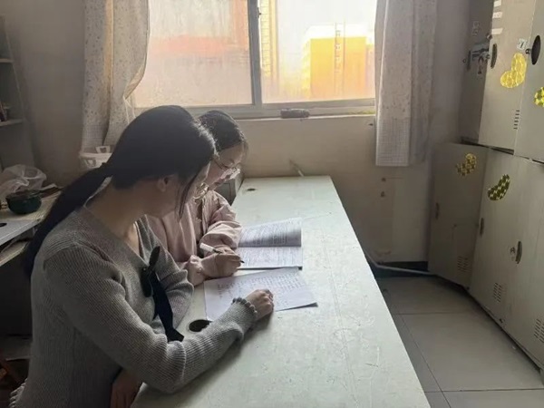 學(xué)風(fēng)建設(shè)|保定理工學(xué)院|管理學(xué)院|學(xué)風(fēng)建設(shè)正當(dāng)時(shí)，小組學(xué)習(xí)展新姿