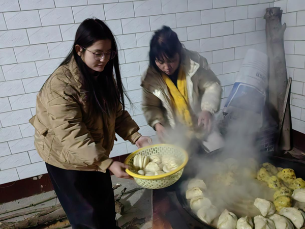 孝老愛親（九）|保定理工學(xué)院|管理學(xué)院|行孝老愛親，彰顯青春風(fēng)采