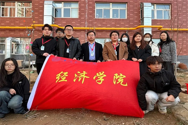 保定理工學(xué)院經(jīng)濟(jì)學(xué)院開展“播種綠色希望，共建美麗校園”植樹節(jié)主題活動