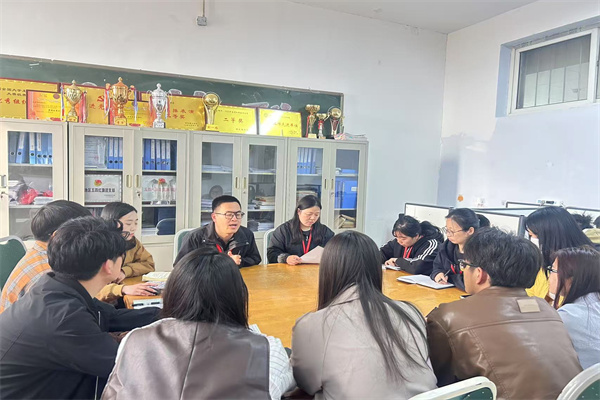 助夢起航，點亮未來——保定理工學院經(jīng)濟學院成功舉辦高校獎助學金全解析培訓會