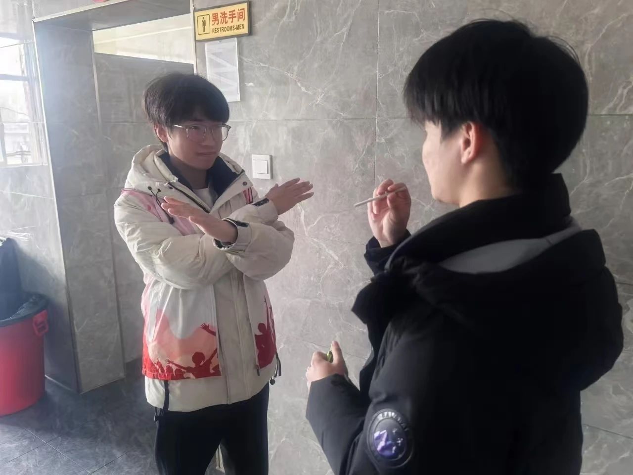 沐雷鋒之光，踐志愿之行
