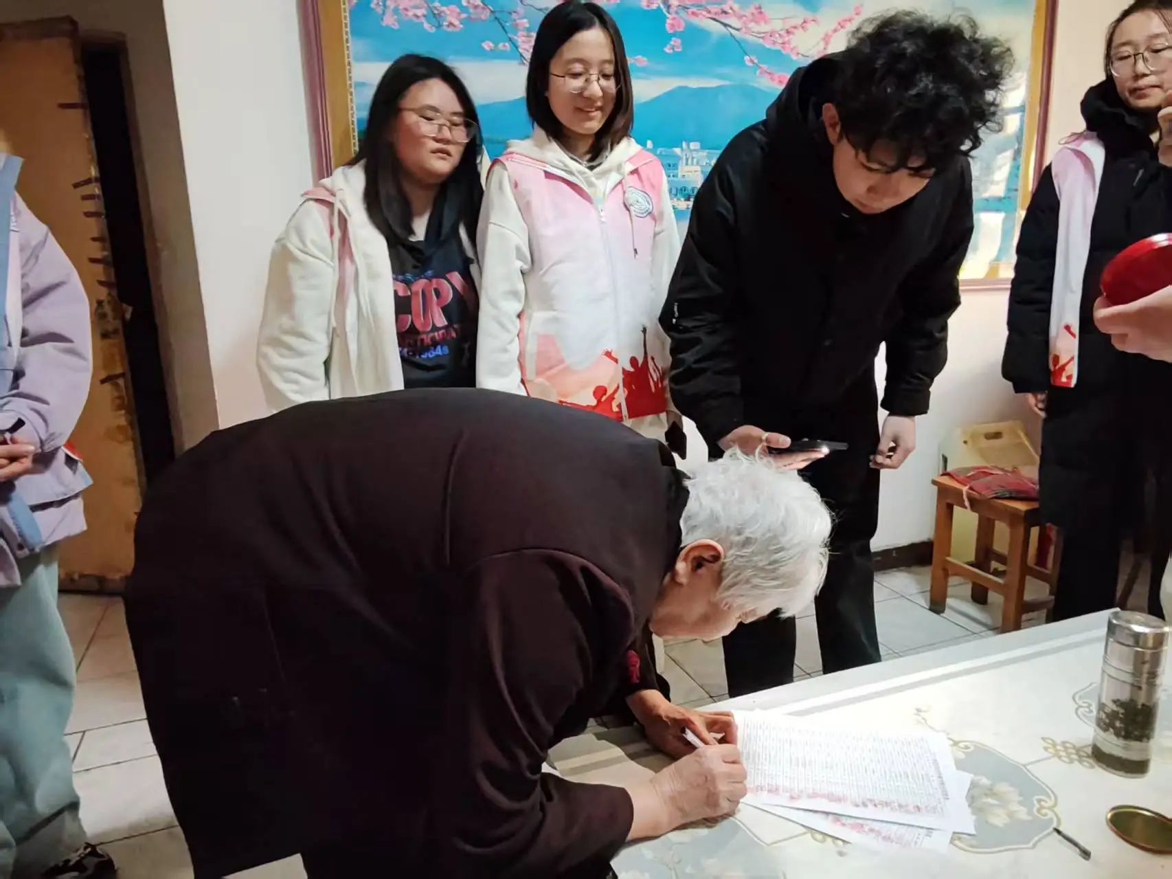 沐雷鋒之光，踐志愿之行