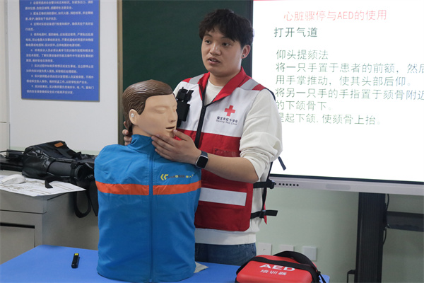【急救賦能，護(hù)航賽道】保定理工學(xué)院康復(fù)醫(yī)學(xué)院2025保馬醫(yī)療保障專項(xiàng)技能培訓(xùn)會(huì)圓滿結(jié)束
