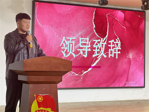 暖春尋微笑，暖心覓青春