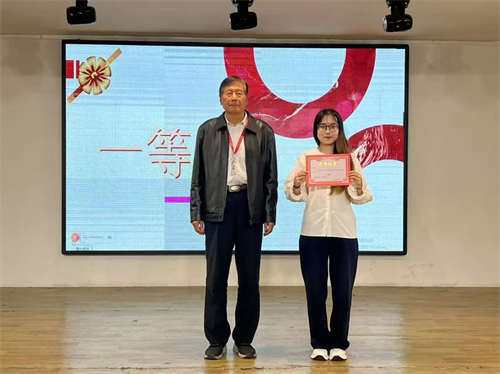 暖春尋微笑，暖心覓青春