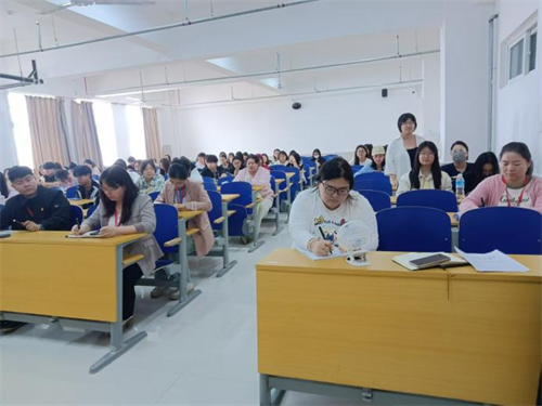 外國語學(xué)院召開學(xué)生座談會(huì) 傾聽學(xué)子心聲共促教學(xué)優(yōu)化