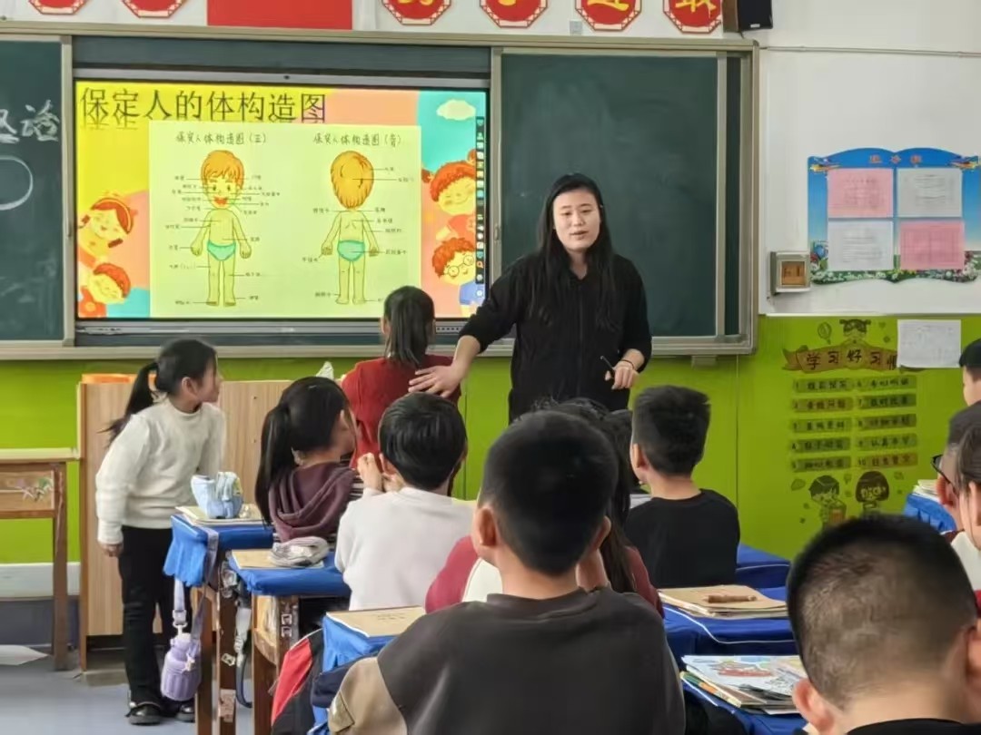 走進大莊小學，激發(fā)語言學習熱情——普通話推廣活動