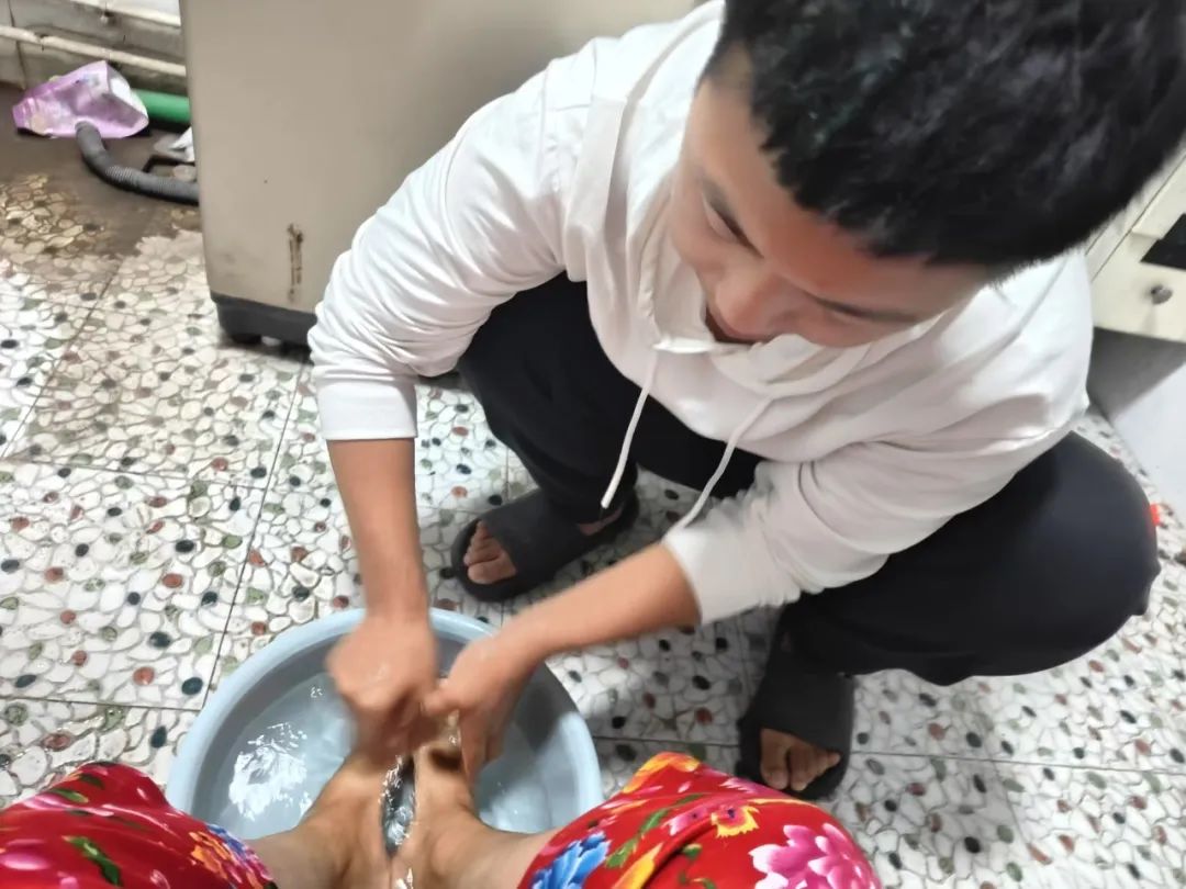 寸草春暉，情暖桑榆（三）