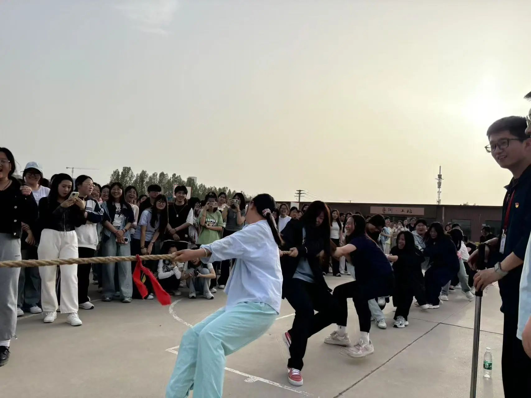 陽光體育展風(fēng)采，活力校園向未來