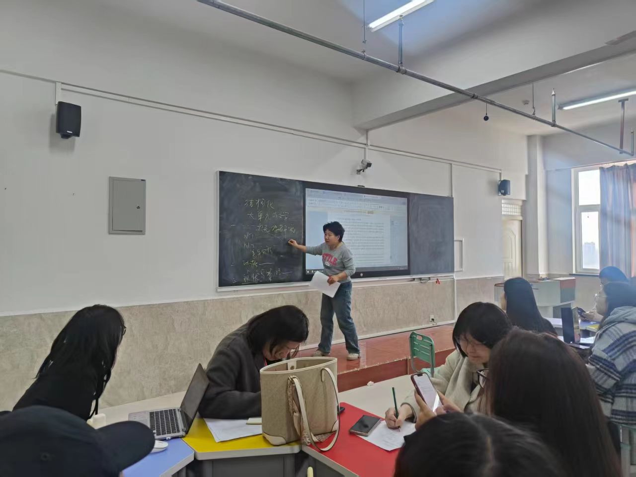 春風化雨育桃李，論文指導啟新程