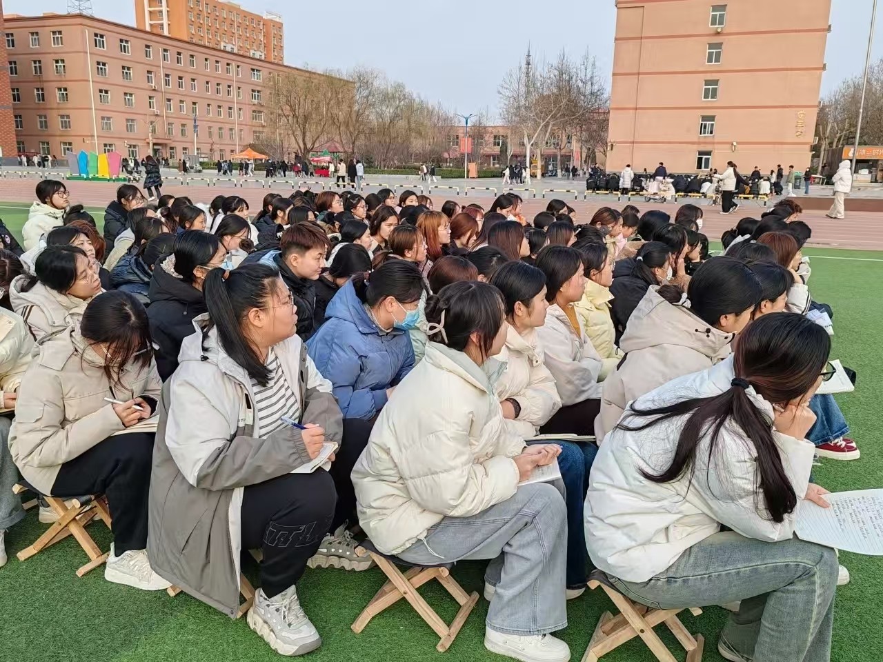 探索職業(yè)航道，校準(zhǔn)人生羅盤