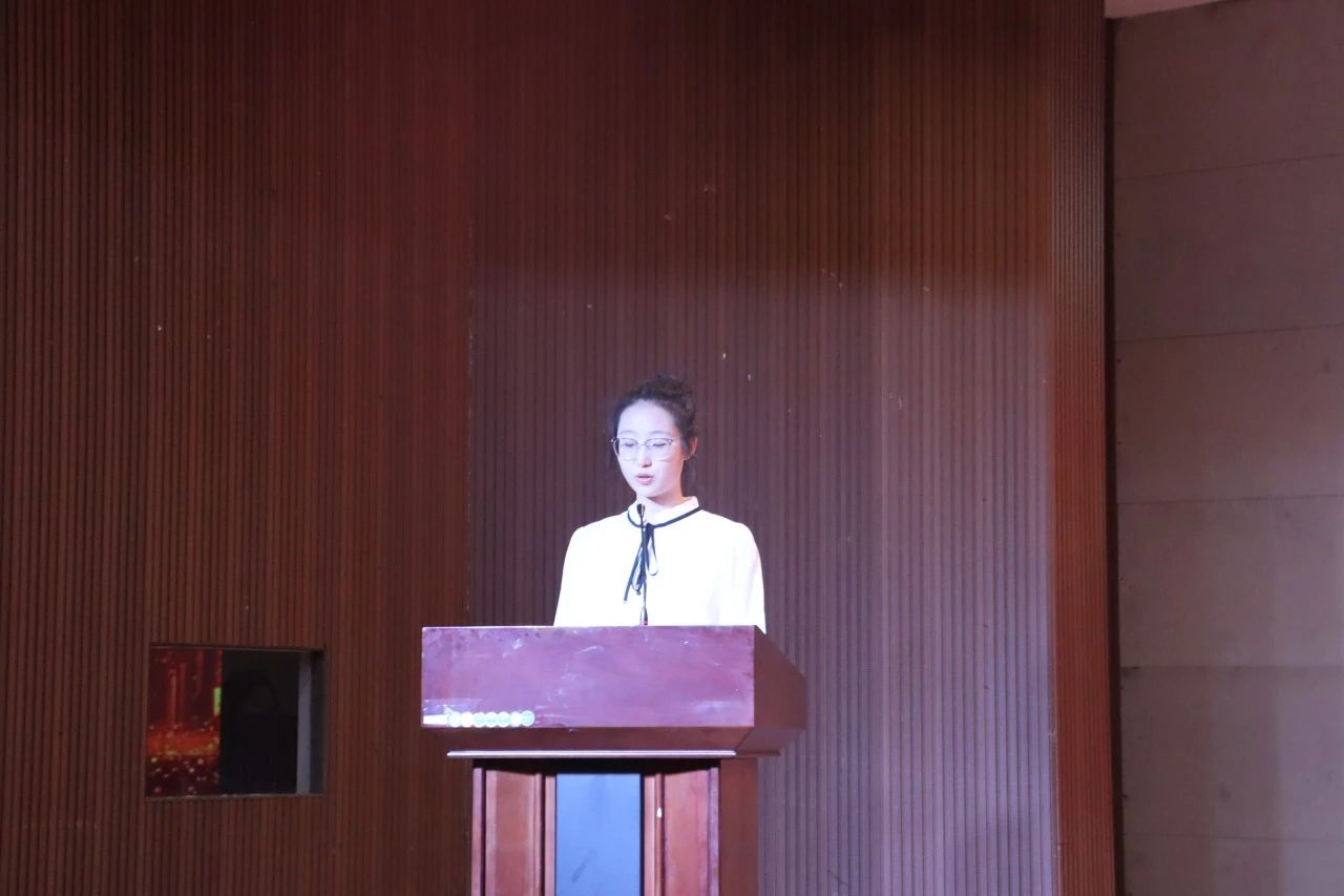 “崇德尚學(xué)揚(yáng)師道，鋒華正茂育新人”三月份教育學(xué)院表彰大會(huì)