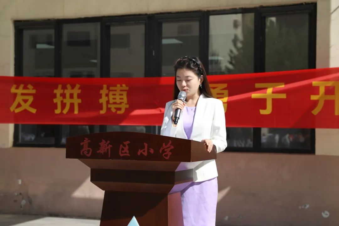 龍舞翩躚潤(rùn)童心，美育芳華育幼苗
