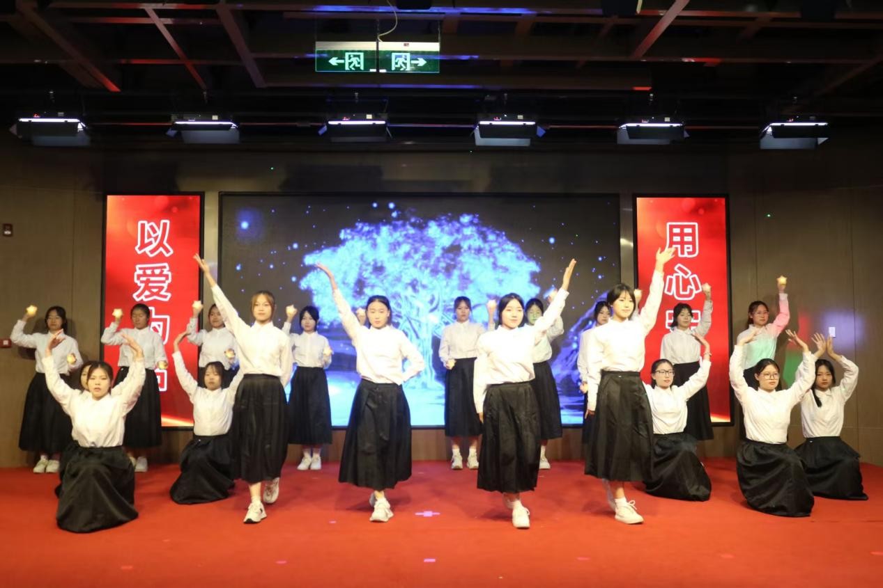 關(guān)愛護(hù)士隊(duì)伍 守護(hù)人民健康