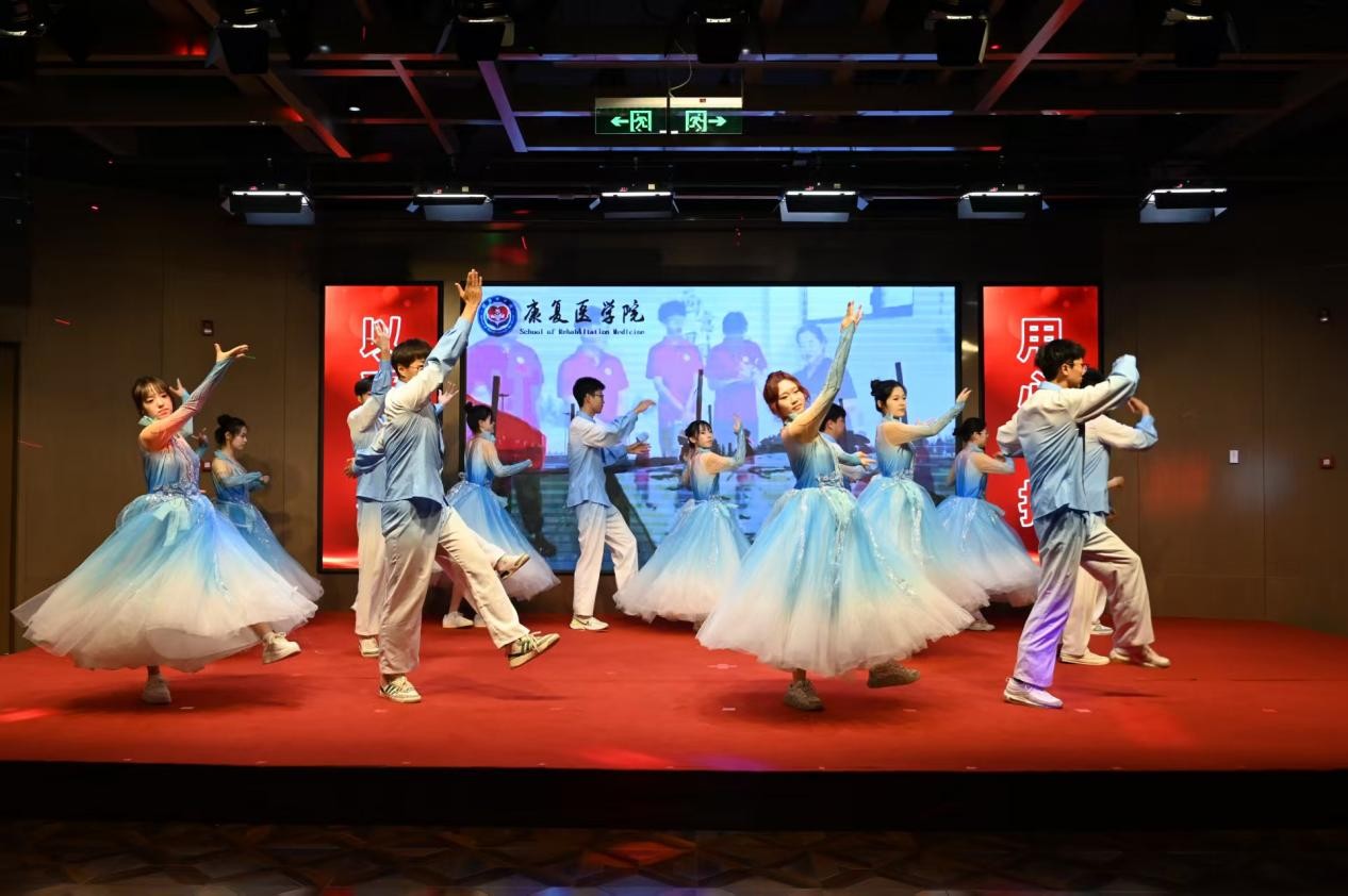 關(guān)愛護(hù)士隊(duì)伍 守護(hù)人民健康