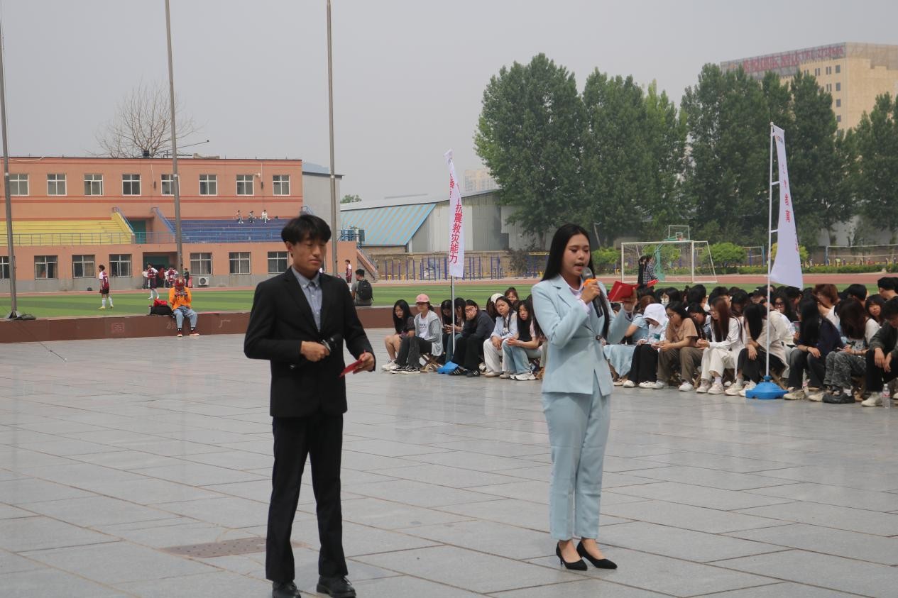保定理工學(xué)院康復(fù)醫(yī)學(xué)院與保定市紅十字會聯(lián)合舉辦2025年地震災(zāi)害應(yīng)急救援綜合演練