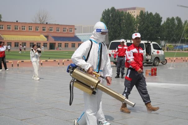 保定理工學(xué)院康復(fù)醫(yī)學(xué)院與保定市紅十字會聯(lián)合舉辦2025年地震災(zāi)害應(yīng)急救援綜合演練