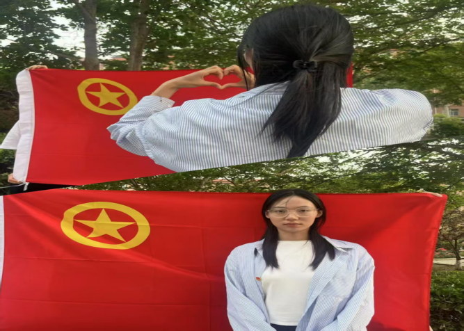 “青春心向團(tuán)，筑夢新時代”與團(tuán)旗團(tuán)徽合影
