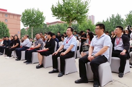 保定理工學(xué)院藝術(shù)學(xué)院2025屆畢業(yè)設(shè)計作品展盛大開幕，校企共賞藝術(shù)盛宴