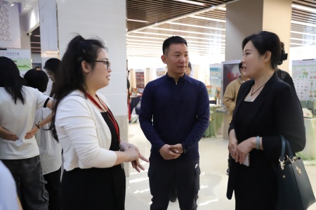 保定理工學(xué)院藝術(shù)學(xué)院2025屆畢業(yè)設(shè)計作品展盛大開幕，校企共賞藝術(shù)盛宴