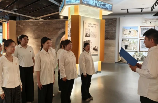 探秘千年文脈，共赴文化之約———會(huì)計(jì)學(xué)院師生赴保定市博物館開(kāi)展沉浸式研學(xué)