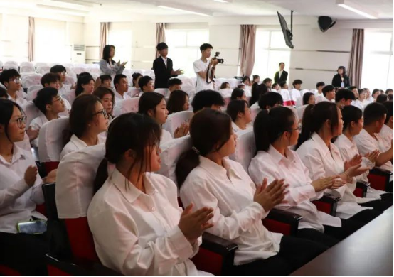 青馬起航筑信仰，青春向黨譜華章——會計學院青馬培訓班開班儀式