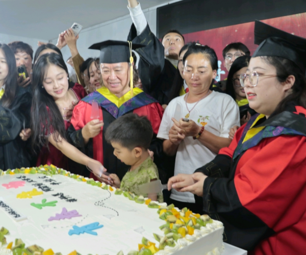 【青春綻放，學(xué)苑風(fēng)采】||信息科學(xué)與工程學(xué)院||共赴青春之約，見證夢(mèng)想啟航