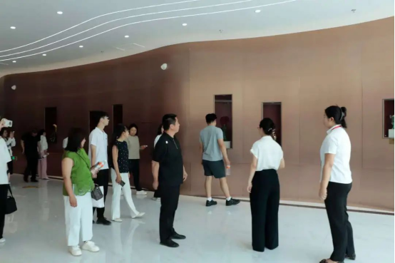 ‘會(huì)’聚家校，共筑未來(lái) ——會(huì)計(jì)學(xué)院家長(zhǎng)開放日