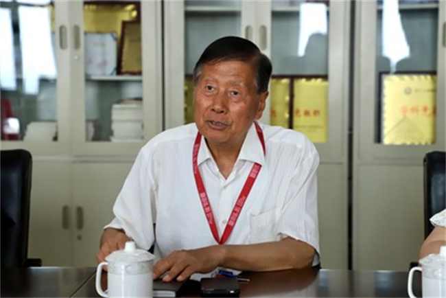 黨建引領(lǐng)方向，調(diào)研推動(dòng)成長(zhǎng)——我校黨委書(shū)記調(diào)研外國(guó)語(yǔ)學(xué)院工作