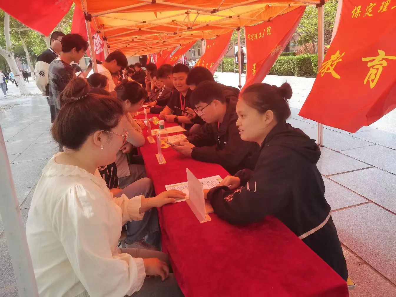 就業(yè)指導(dǎo)零距離，職場(chǎng)未來(lái)更可期