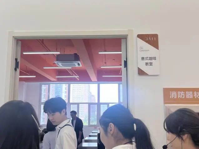 保定理工學院||教育學院||童心探學府，萌趣啟新程——史莊實驗幼兒園走進保定理工學院參觀研學