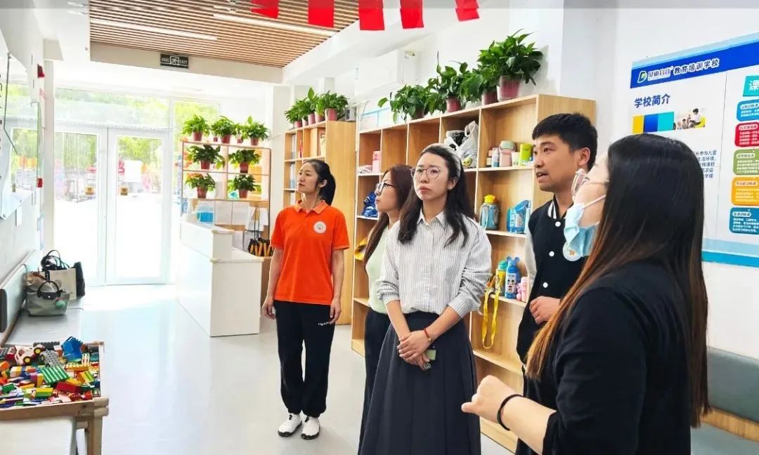 保定理工學(xué)院‖教育學(xué)院‖探訪貝佳感統(tǒng)兒童會館，開啟深度合作新篇章