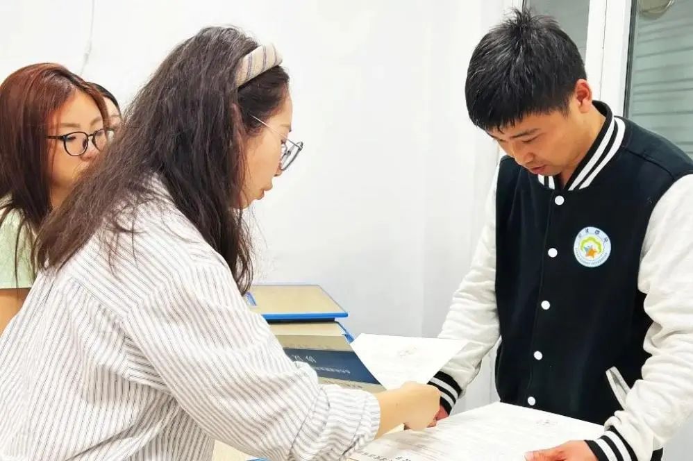 保定理工學(xué)院‖教育學(xué)院‖探訪貝佳感統(tǒng)兒童會館，開啟深度合作新篇章