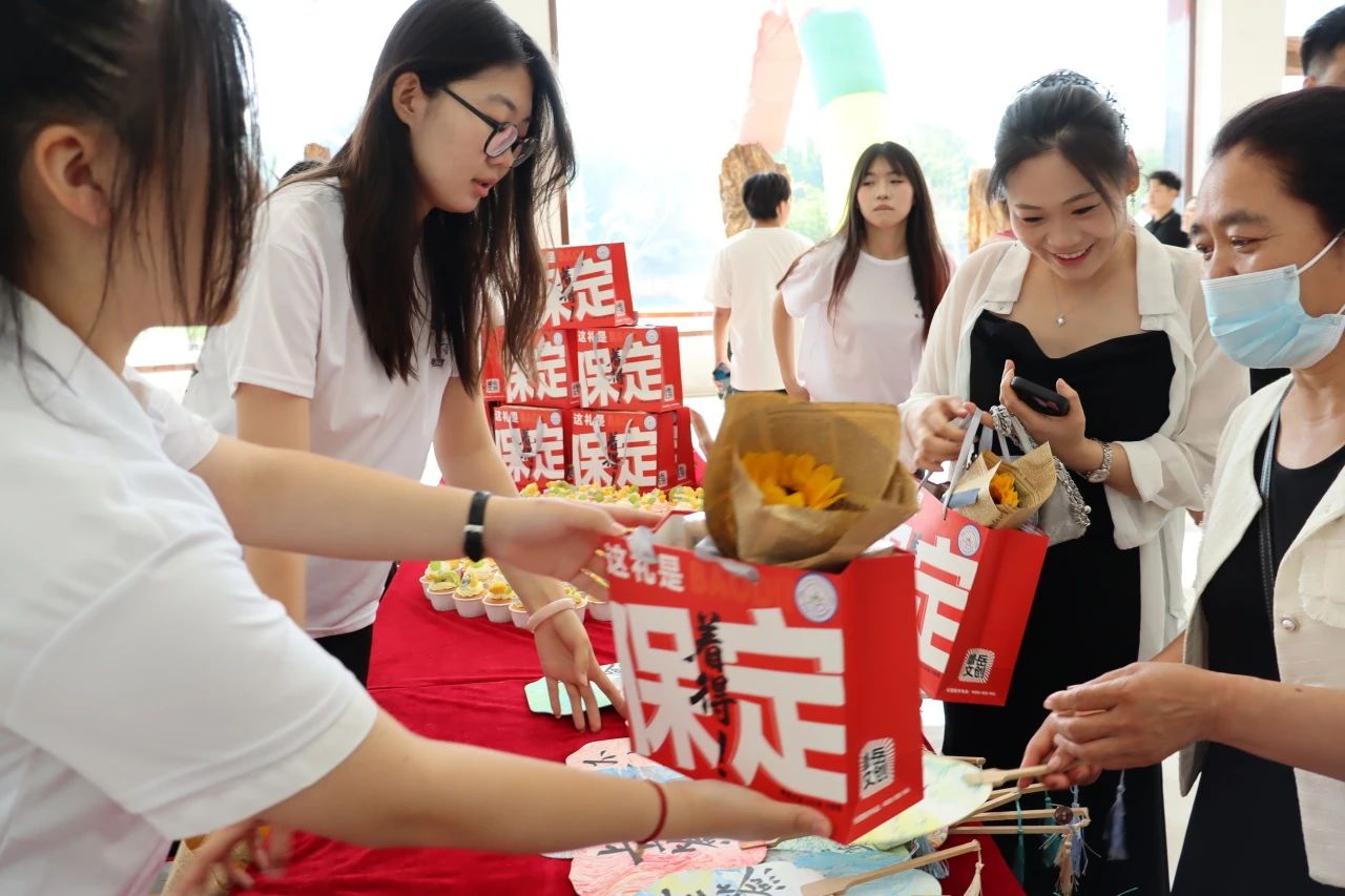 保定理工學院‖教育學院‖遇見未來，共育花開—2025屆教育學院家長接待日圓滿完成