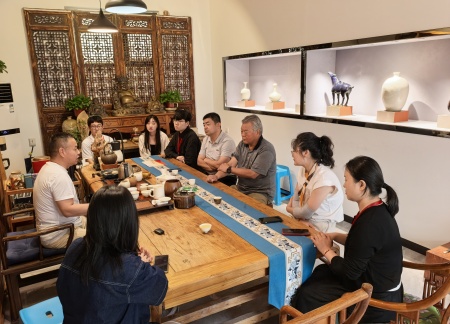 校企攜手育英才 基地揭牌促實踐 保定理工學院藝術學院與大宋定瓷共建實習基地