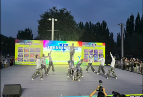 保定理工學(xué)院啦啦操隊 勇奪全國聯(lián)賽（保定站）公開青年乙組單項冠、亞軍