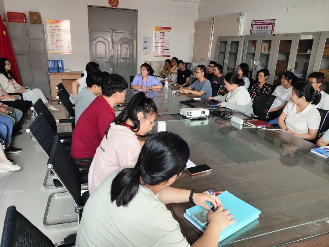 聚焦成長路徑 破解發(fā)展難題 資源與工程技術學院召開新教師座談會