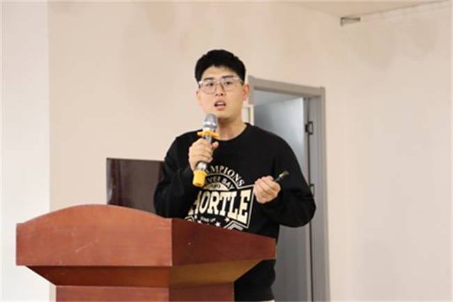 我校優(yōu)秀共產(chǎn)黨員、優(yōu)秀黨務(wù)工作者和先進(jìn)基層黨組織受到上級(jí)表彰